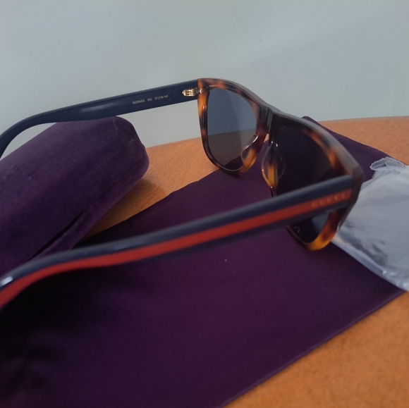 Sunglasses - Picture 4 of 5